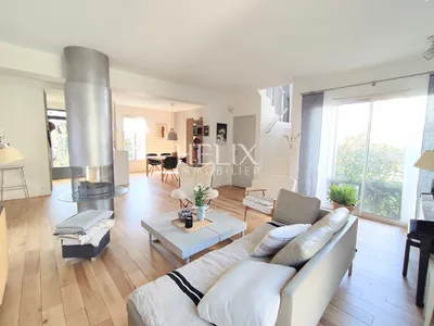 Maisons Laffitte, à 8 mn du RER, maison de 151 m2 avec grande pièce de vie lumineuse, 4 chambres, un bureau et un sous-sol total