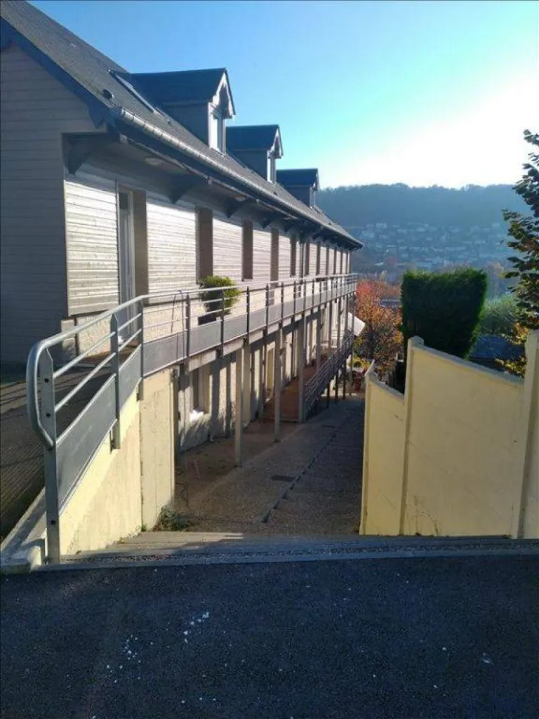 Très bel appartement de 114,28m² à la location, situé route de Darnétal à Rouen, 890€ charges comprises