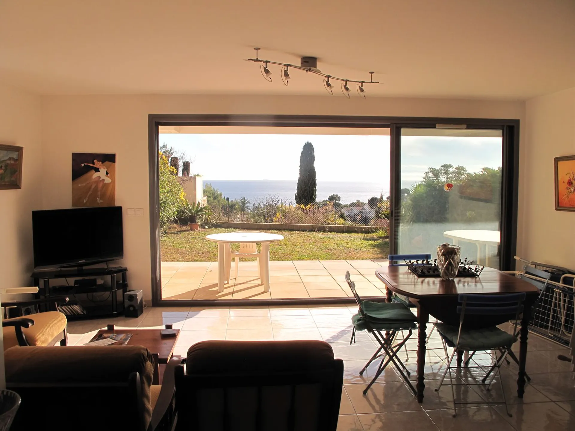 A vendre type 4 avec jardin à Cassis dans résidence fermée