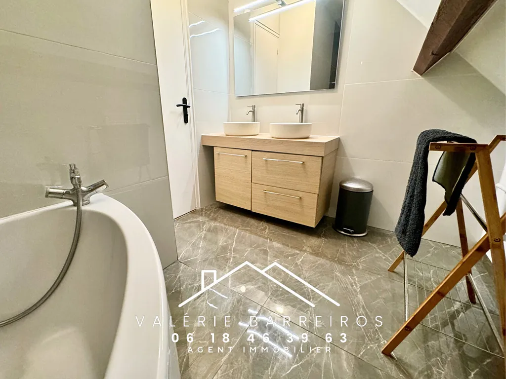 À vendre, maison de 207m² sur un terrain de 1200m² située à Oissel 76350