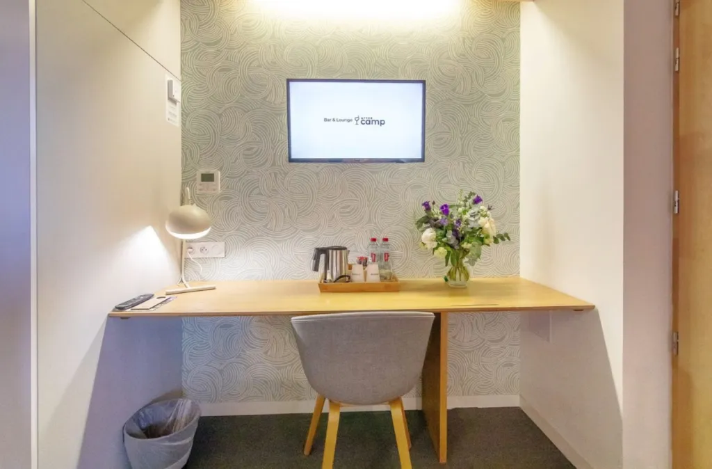 espace bureau chambre hôtel Aix en Provence