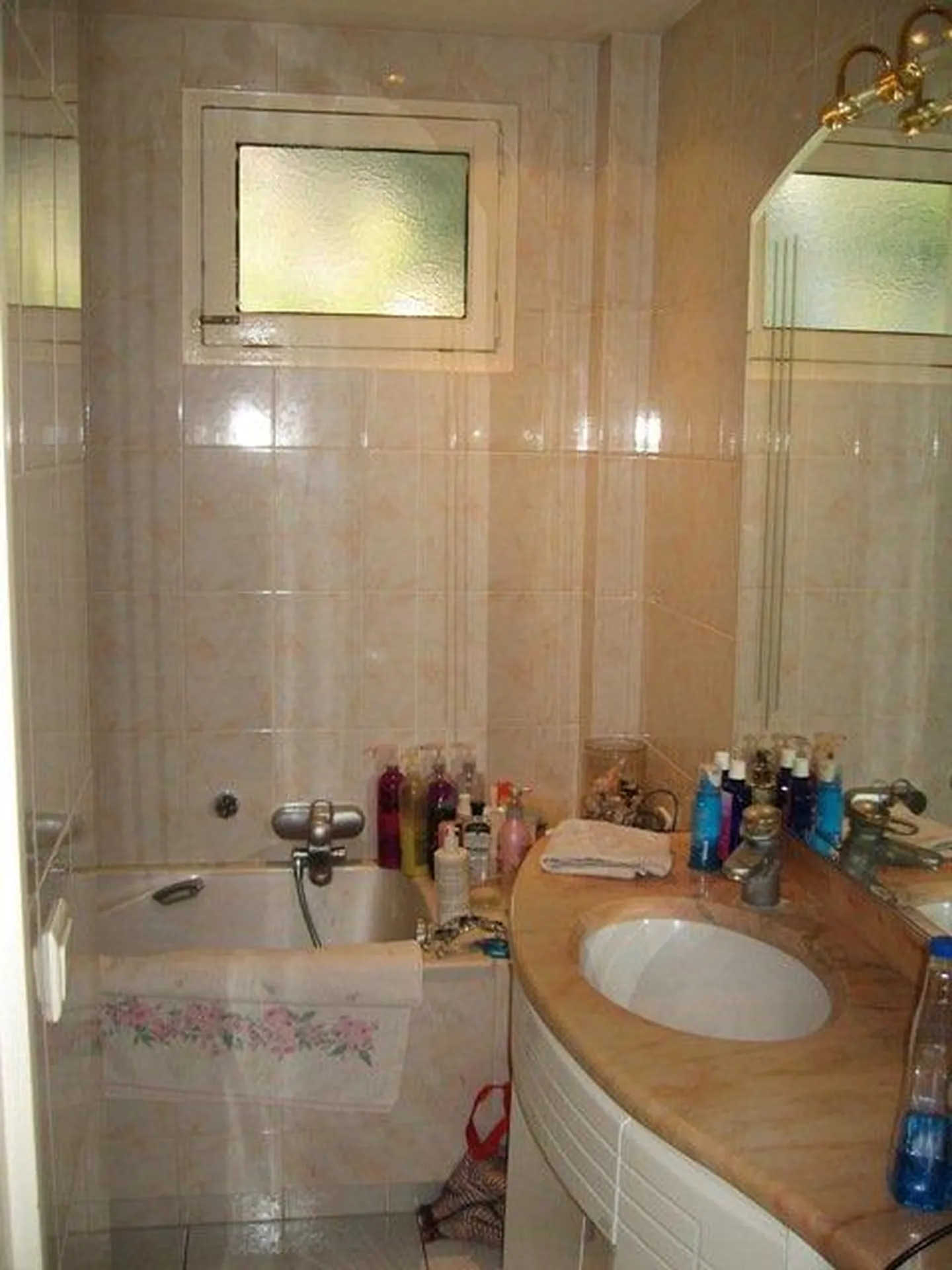 CASSIS VENTE appartement 3/4 proche port, dernier étage vue mer, garage