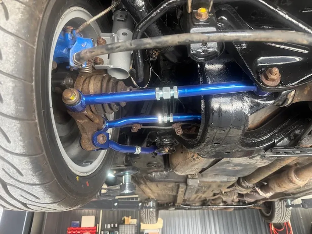Montage de pneus quatre saisons et parallélisme pour automobilistes à Bolbec vers Beuzeville-la-Grenier : réglage train roulant et sécurité optimale pour Renault, Peugeot
