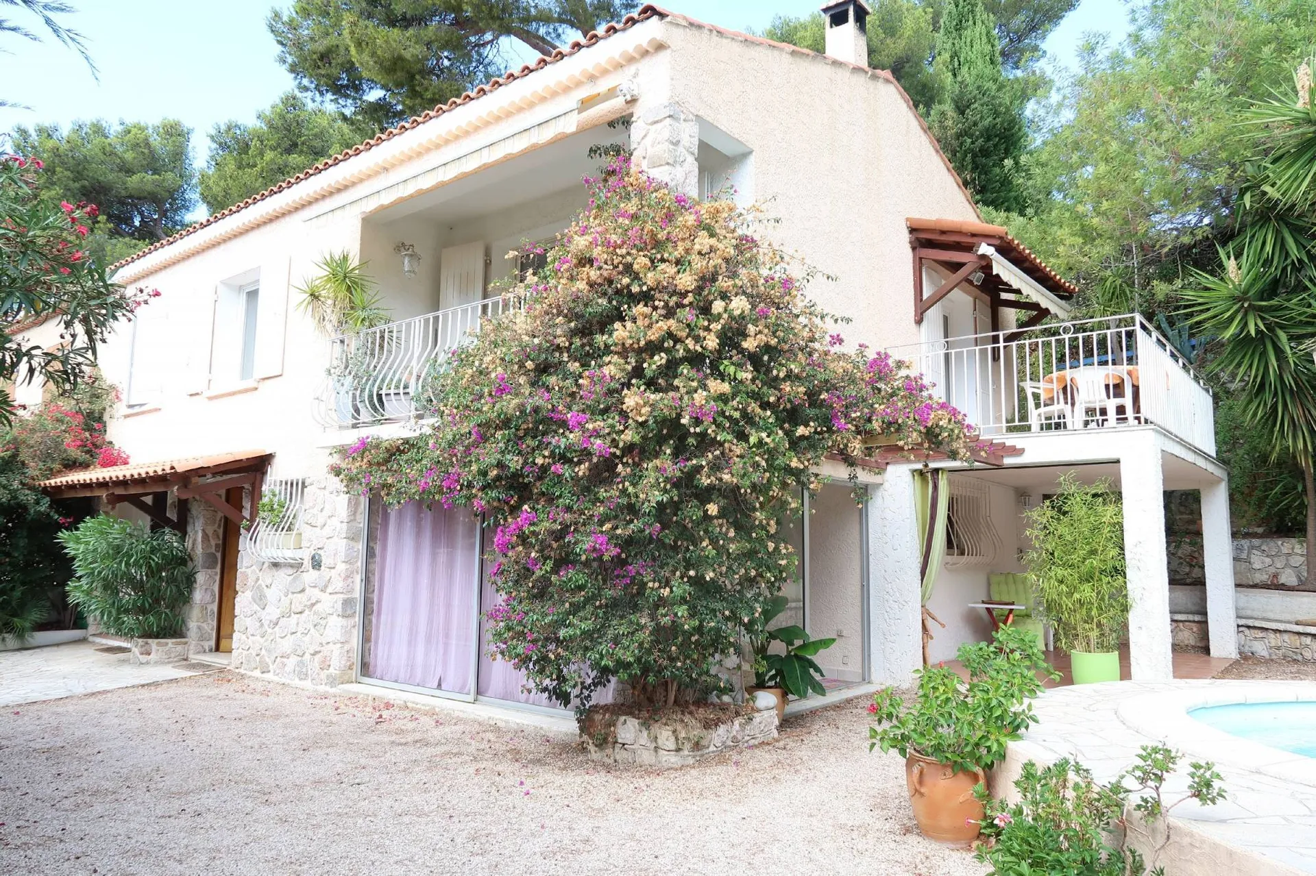 Maison Cassis à proximité immédiate du centre, avec piscine et garage 