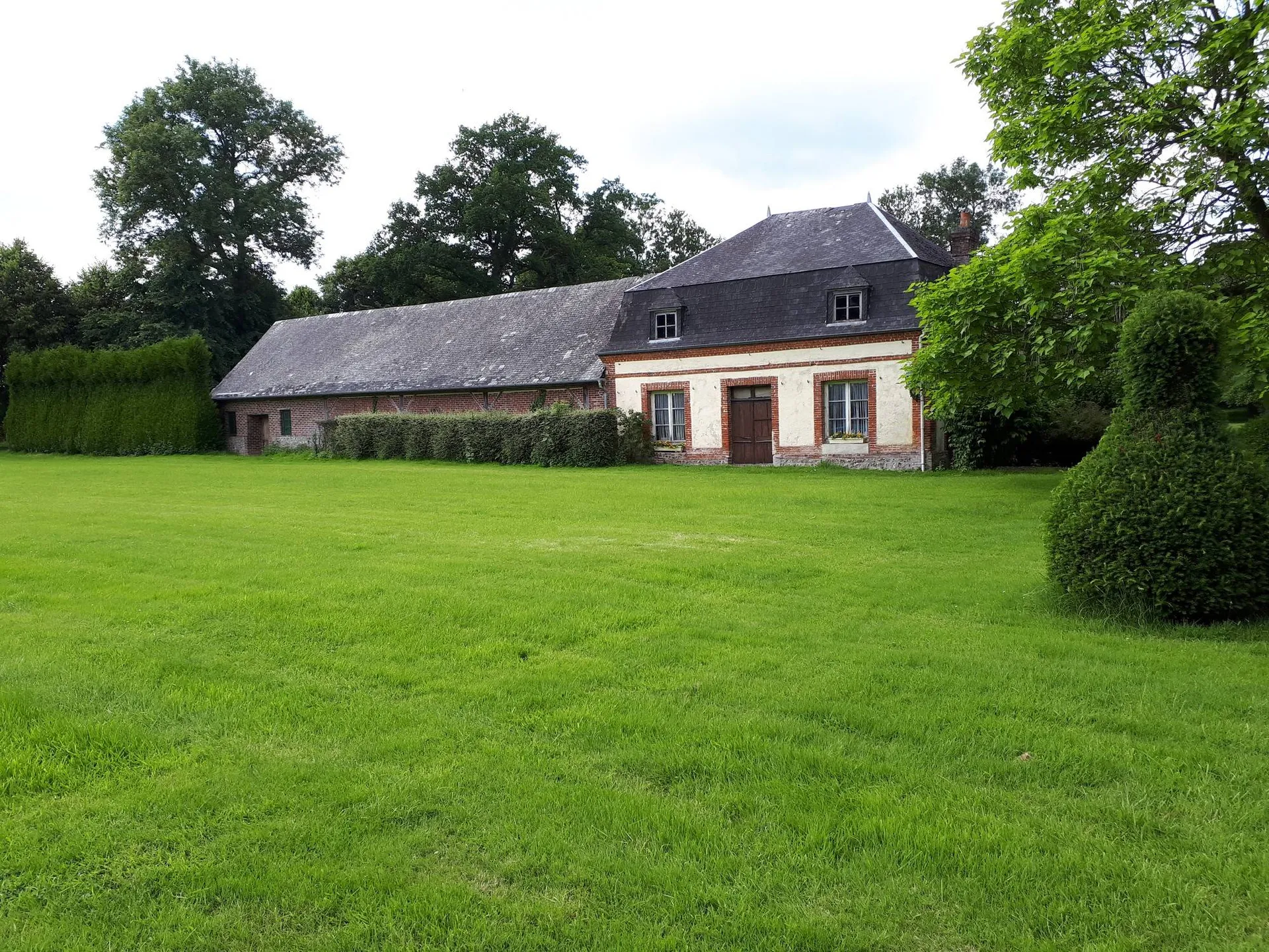 En vente Chateau XVIIIeme, dans la région de Cormeilles 27260