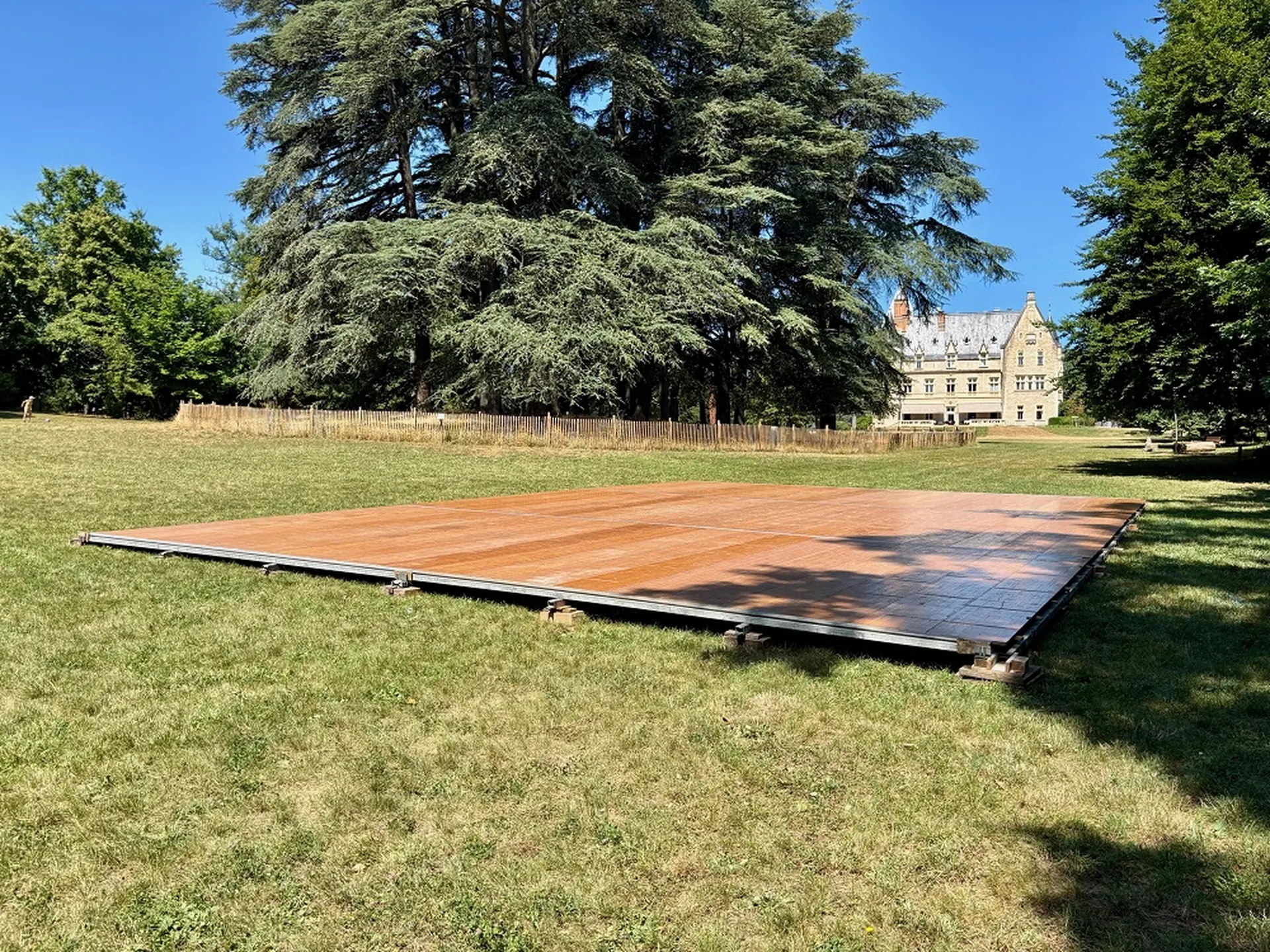 Louer du parquet ou de la moquette pour évènement à Lyon