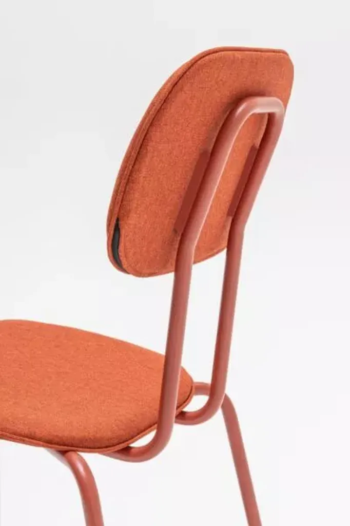 Chaise Oldschool tapissée base fixe pour bureaux, salles d’attente et coworking en région PACA. Confort ergonomie, fabrication UE.