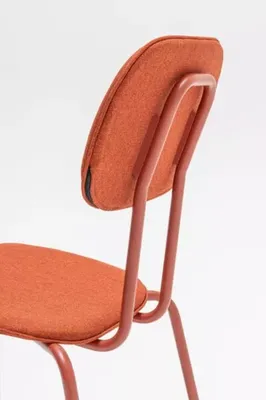 Chaise Oldschool tapissée base fixe pour bureaux, salles d’attente et coworking en région PACA. Confort ergonomie, fabrication UE.