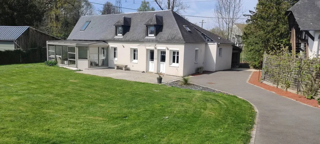 A vendre, belle maison de campagne rénovée, sur un terrain de 2600 m² proche de PONT-L'EVEQUE (14130) - Terrasse et dépendance