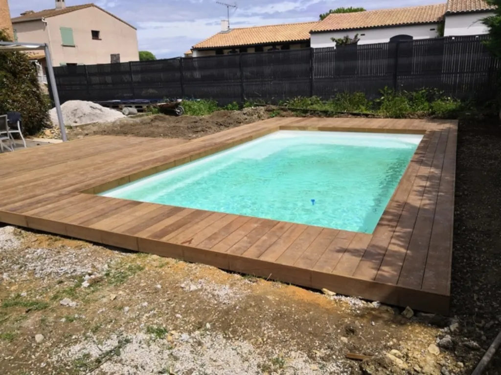 Terrasse en bois exotique Itauba de 60 m² pour un espace extérieur chaleureux et durable à Saint-Gély-du-Fesc  proche de Montpellier