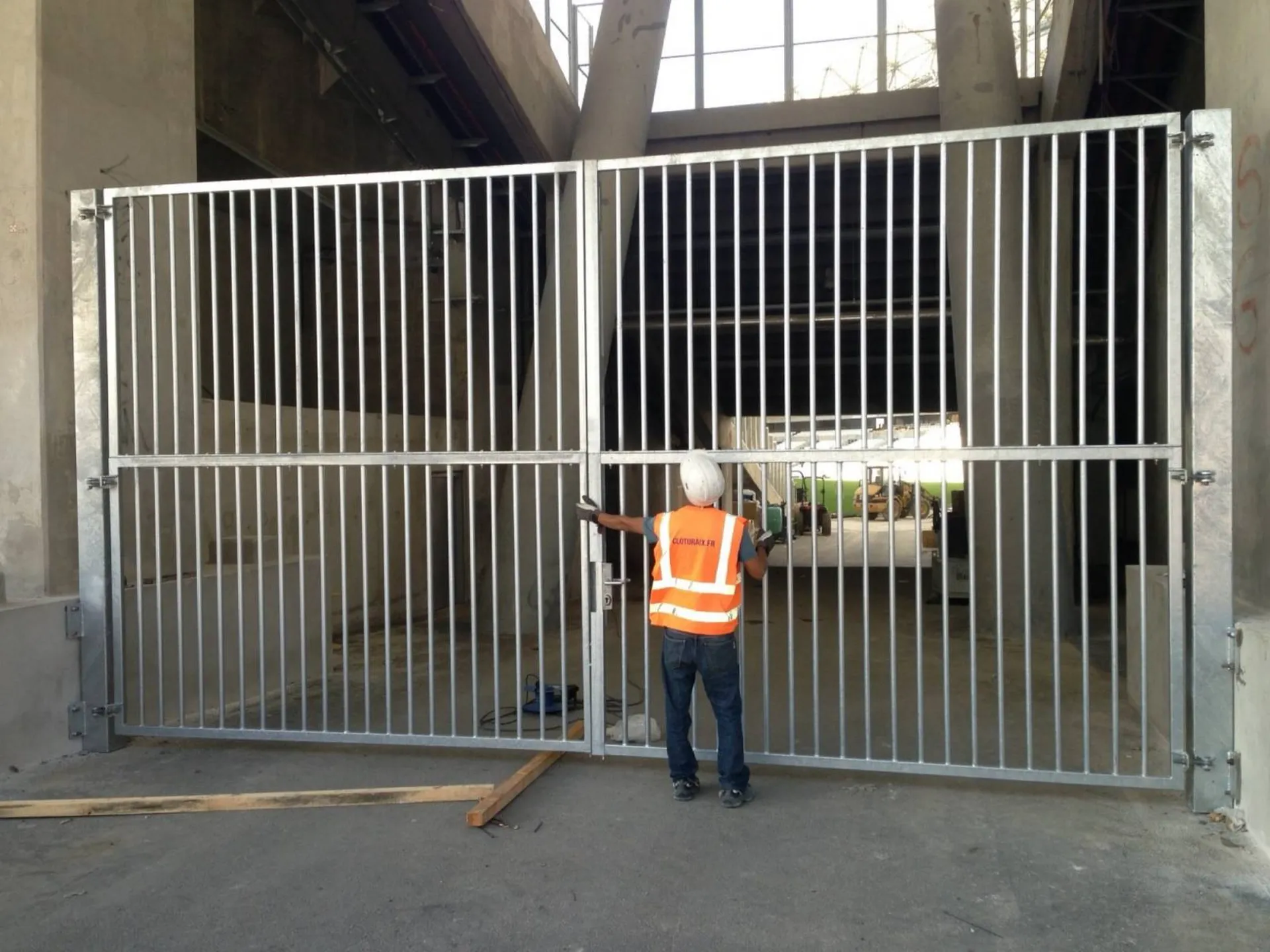 INSTALLATION PORTAIL STADE VELODROME MARSEILLE