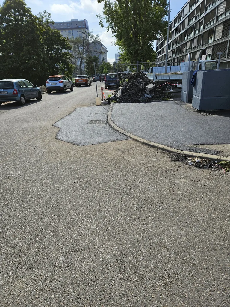 Aménagement paysager et bordures à Bron (69500) par Durao TP entreprise de terrassement, VRD et enrobés à Lyon dans le Rhône