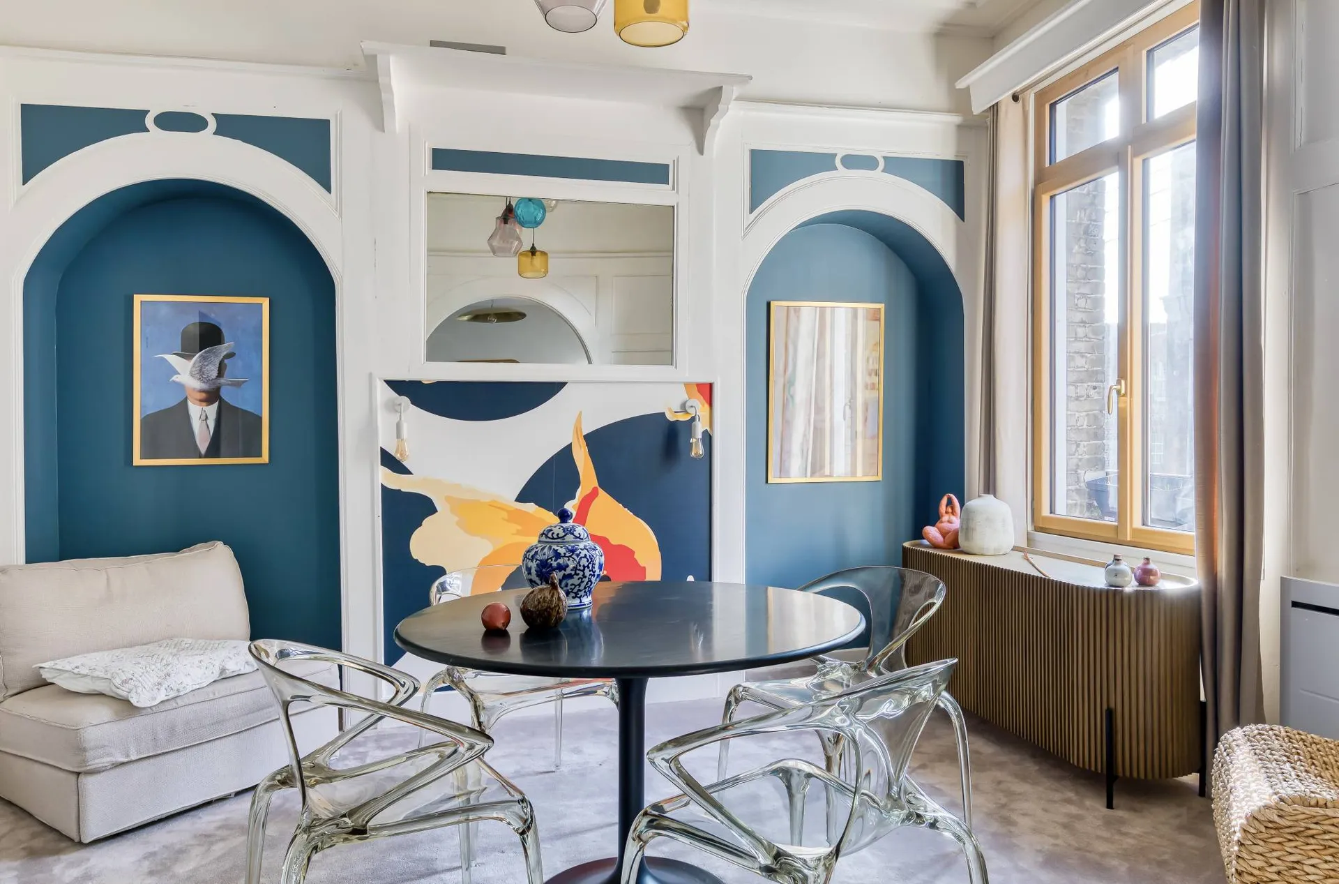 À vendre : charme d’un intérieur chaleureux et emplacement pratique au quotidien.