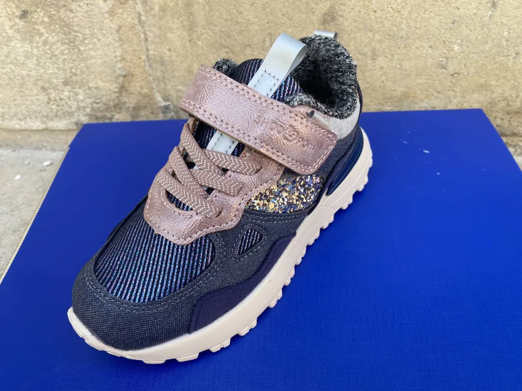 sneakers filles shoo pom près de Saint Emilion