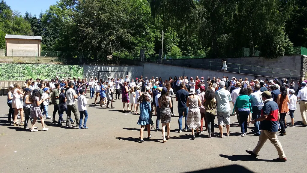 Gîte de groupe à Pontgibaud : Votre séjour au cœur des Volcans d'Auvergne