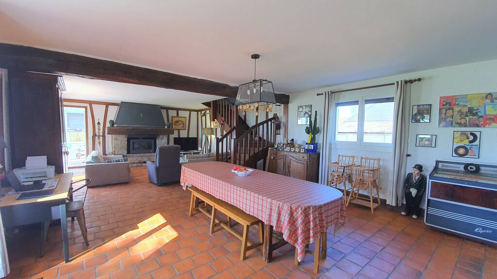 A vendre magnifique maison normande de 210 m² habitables, 5 chambres, à 5 minutes de la plage sur l'axe Dieppe 76200, Penly 76370 et Le Tréport 76470