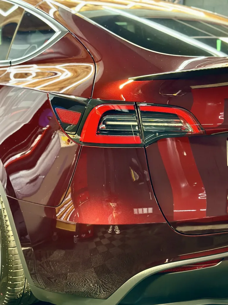 detailing auto Lyon traitement céramique protection PPF face avant contre les rayures Tesla model Y Lyon 