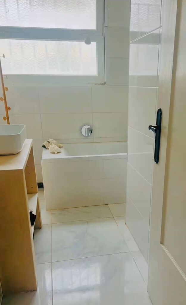 A vendre appartement T3 Cassis  avec balcon dans résidence sécurisée avec parking