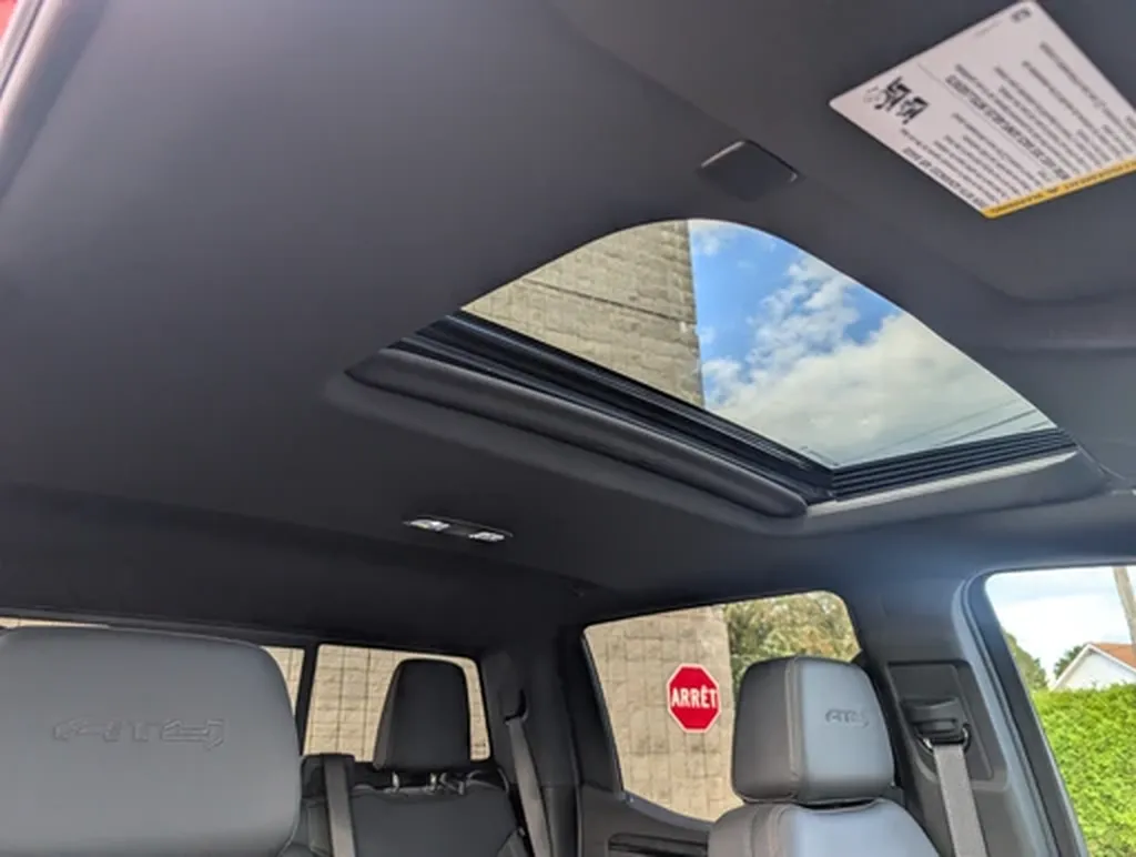 À Vendre GMC Sierra 1500 AT4 V8 6.2L import Canada disponible en France, pick-up américain premium homologué utilitaire prêt à rouler