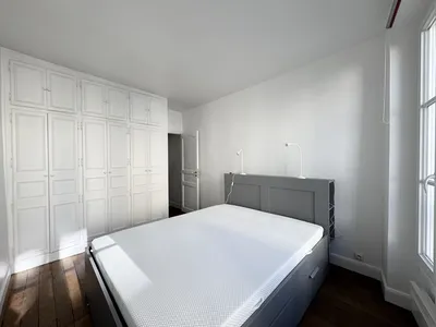 Exclusivité appartement meublé de 3 pièces proche du RER A de Saint Germain en Laye rue de Paris à proximité des commerces.
