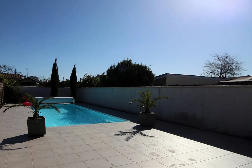 Vente maison contemporaine familiale avec piscine quartier les Echoppes PESSAC