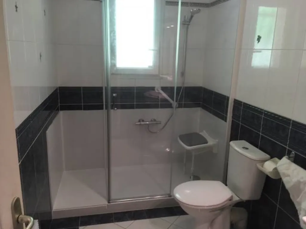 Installation douche sénior à Aubagne, Bouches du Rhône (13)