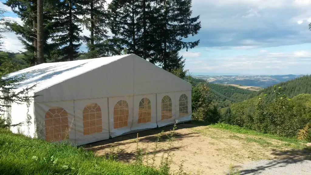 Tarif de Location de chapiteaux avec plancher