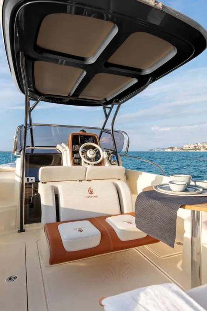 concessionnaire Invictus  et Capoforte Boats en Normandie