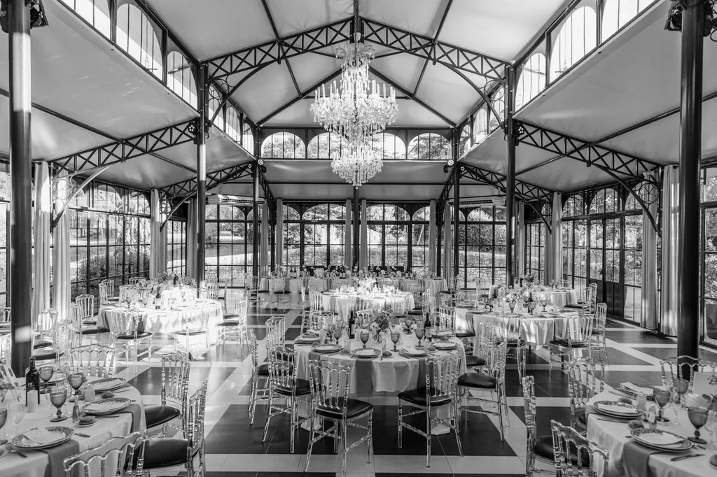 Aurore et Cyril : Mariage élégant sous la verrière du Domaine de la Fauconnie - Les Mariages de Mademoiselle L - Tatiana Fomina