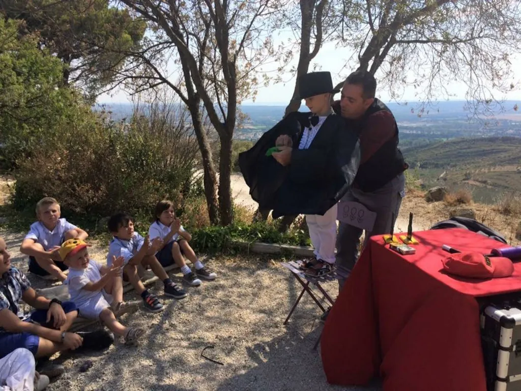 Magicien pour anniversaire à Marseille dans les Bouches du rhône