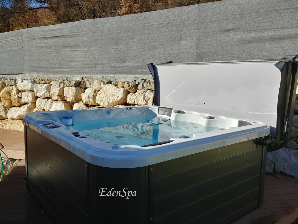 spa 5 places canadien castellane