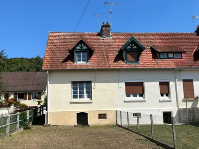 Maison jumelée d'un côté à vendre au Trait - Idéal pour une 1ère acquisition - Travaux à prévoir