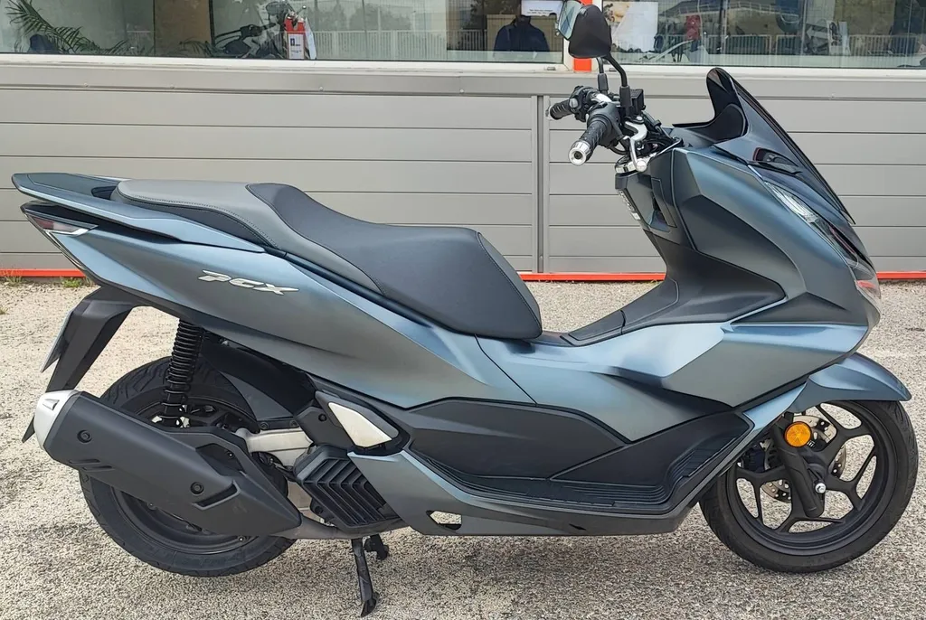 HONDA PCX 125 DU 05/2022 AVEC 12450 KM.