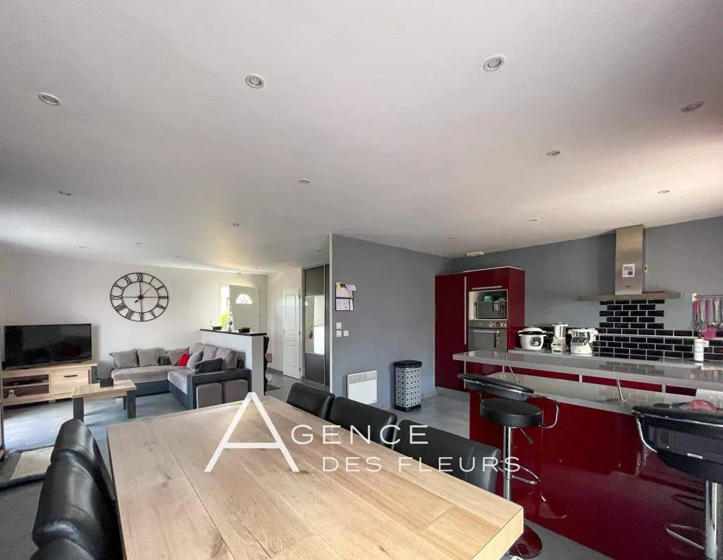 CUISINE ÉQUIPÉE AMÉNAGÉE