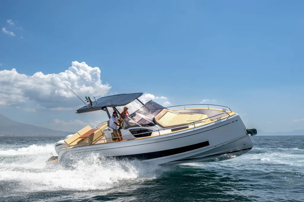 Louer une vedette de luxe Salpa à Bandol