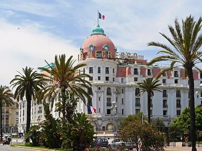 Choisir la référence en matière de transport VTC pour me rendre dans la ville de Nice Côte d'Azur