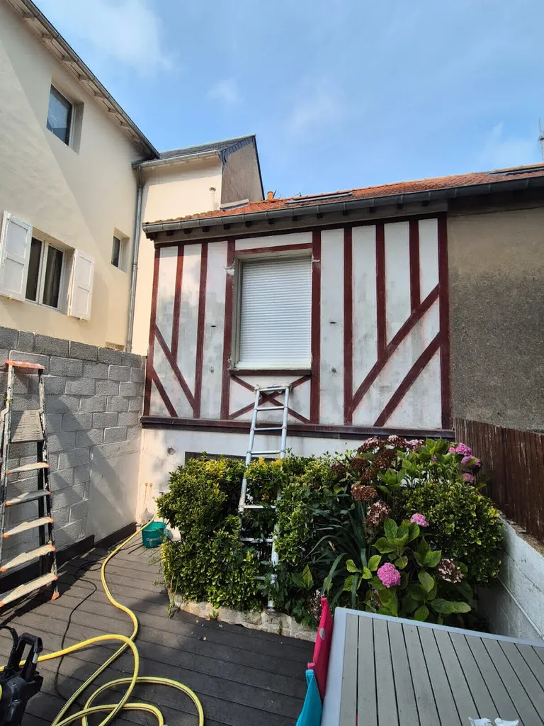 Peinture extérieure, ravalement, volets, fenêtres, portails, colombages...dans tout le Calvados, Eure, seine maritime, eure et Loire et région Parisienne.