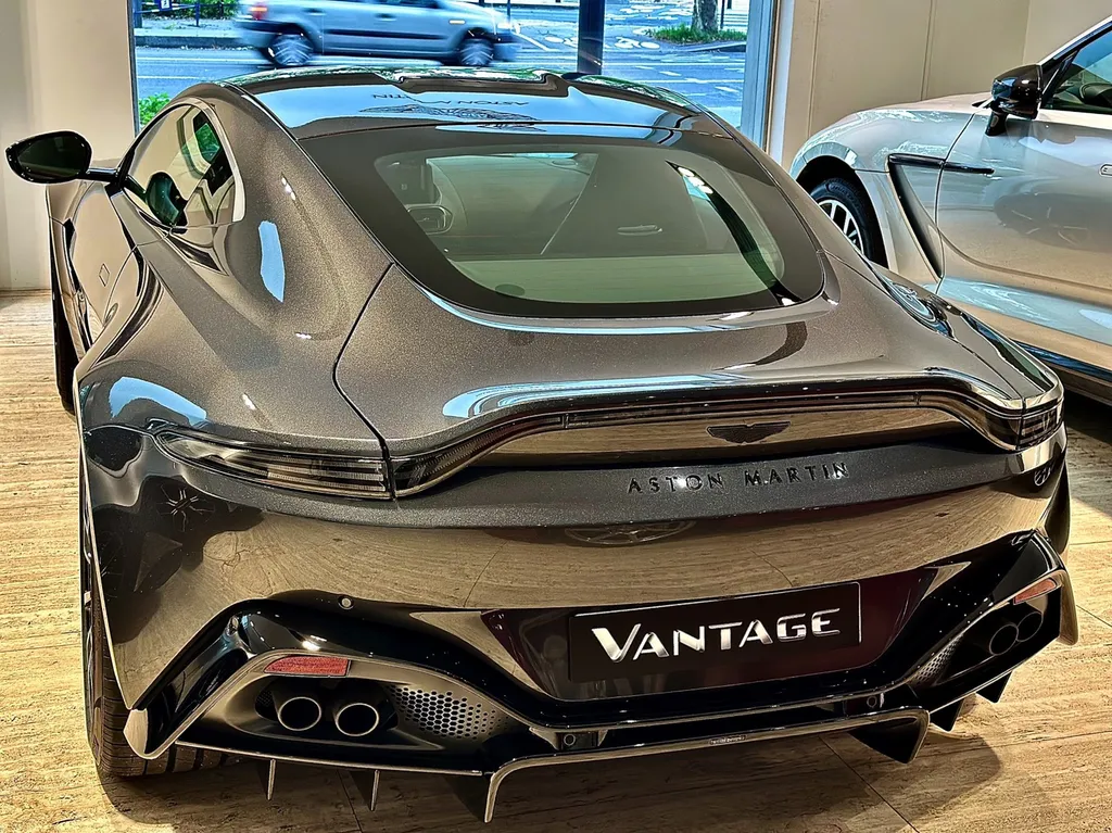 DETAILING protection carrosserie film de protection PPF et traitement céramique carosserie Aston Martin Vantage Lyon 6