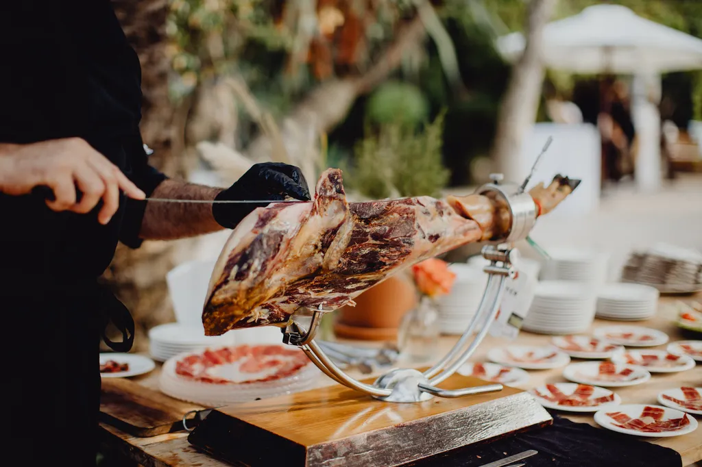 Atelier de jambon ibérique pour un mariage dans le Var à Sanit Tropez