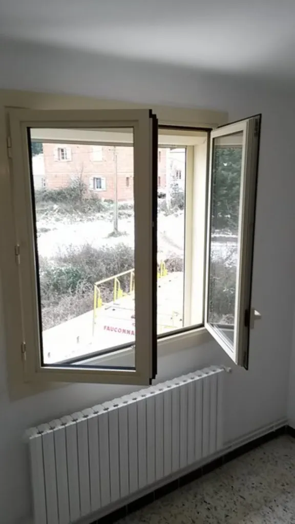 Fenêtre deux vantaux laqué crème