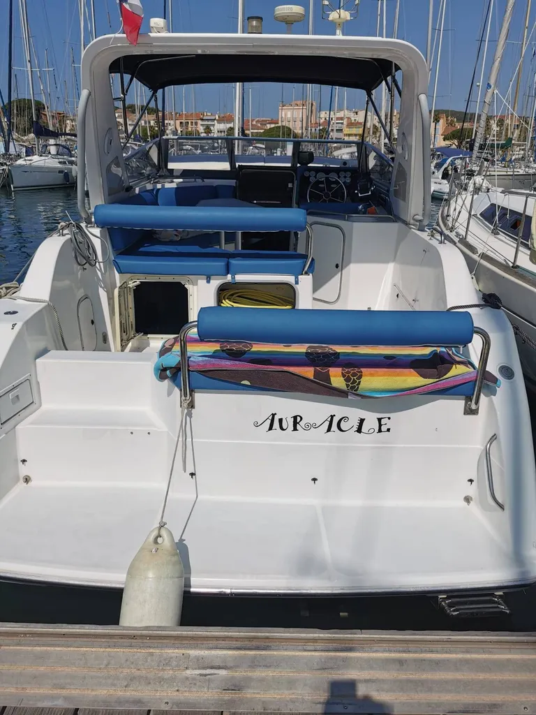 Bateau de plaisance Bayliner Avanti 3055 d'occasion en vente à Bandol 