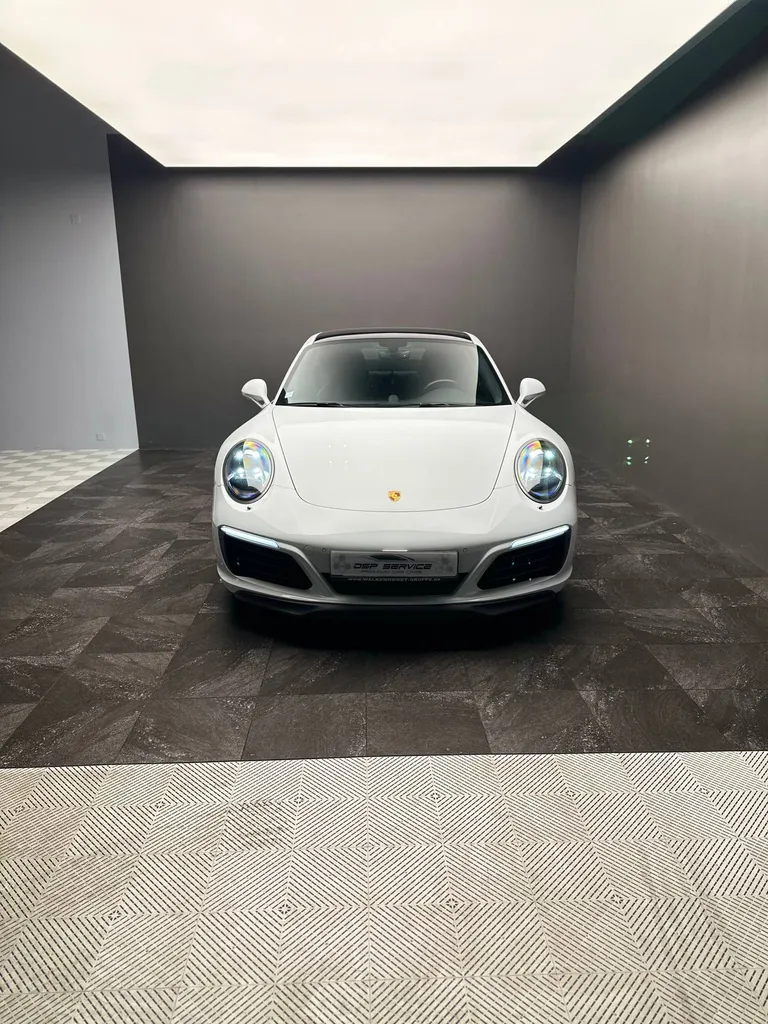 Pose d'un film de protection PPF sur le bloc-avant d'une Porsche 911 (991) Carrera 4S à notre atelier (72)