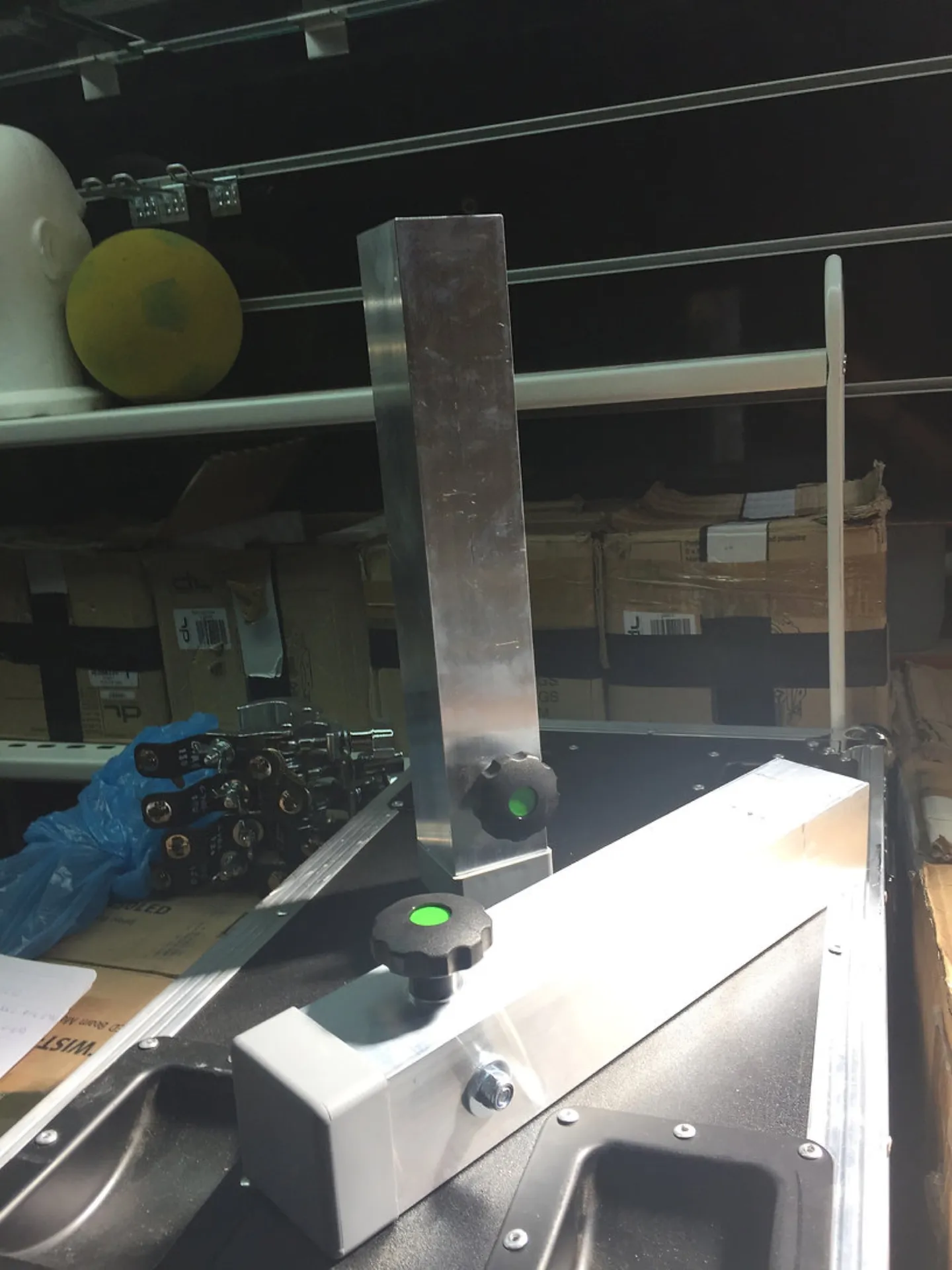 PIEDS POUR PODIUM REGLABLE 60 A 100 CM