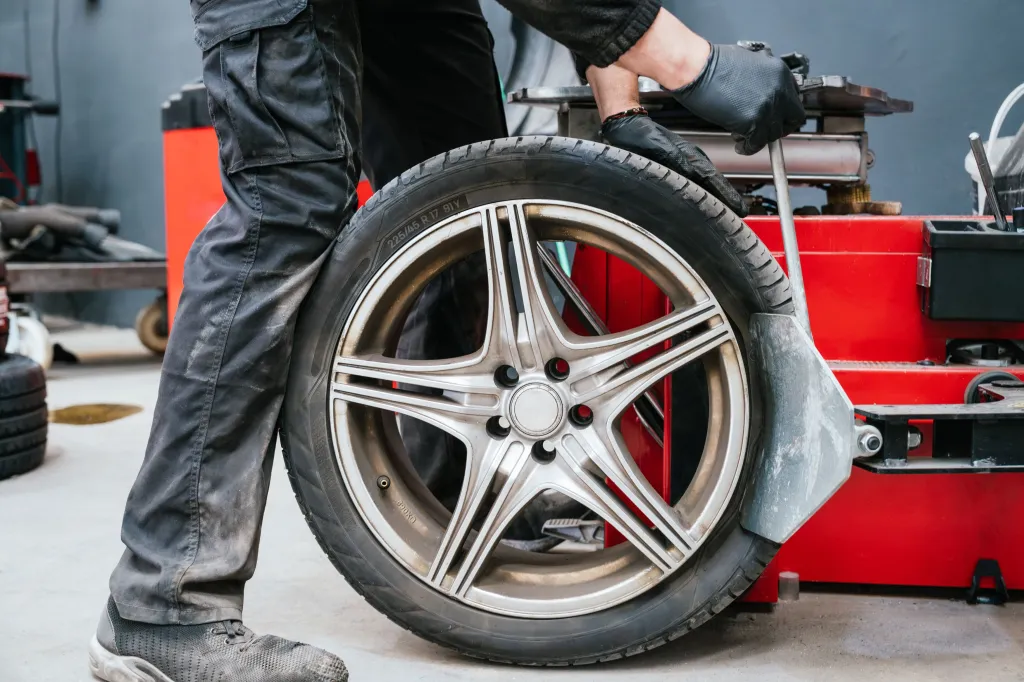 Découvrir nos tarifs pour la rénovation et réparation de jantes alu dans le Rhône