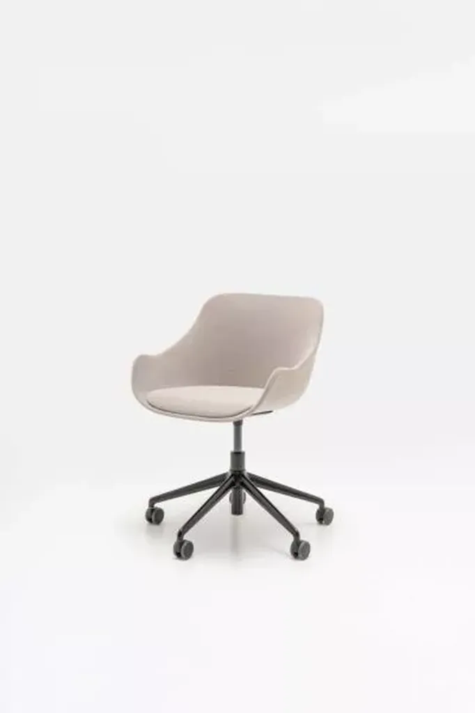 Maltic gamme de chaises & sièges pro en région PACA : confort, modularité, matériaux durables pour vos espaces professionnels.
