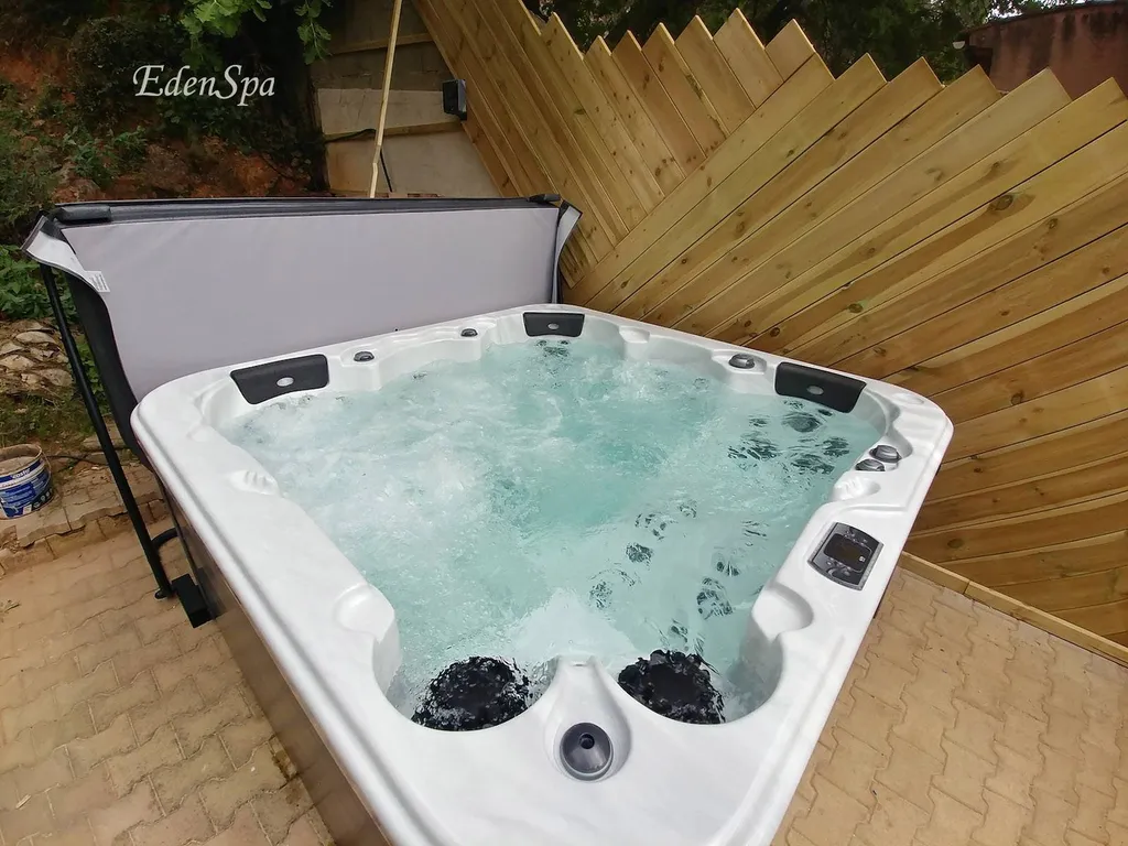 jacuzzi exterieur terrasse marseille