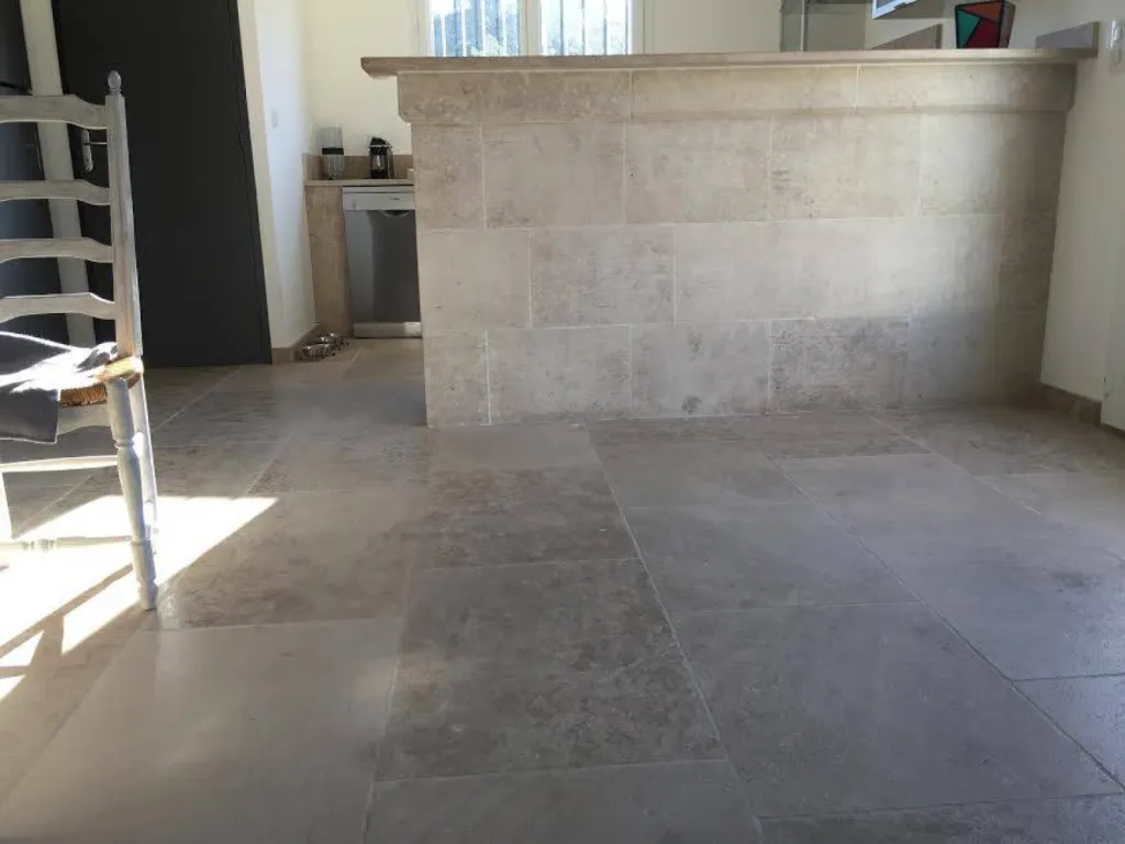 Dallage intérieur en pierre au meilleur prix, Uzès, Tavel, Avignon