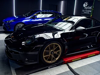 Porsche 992 Turbo S noire protégée contre micro-rayures et impacts.