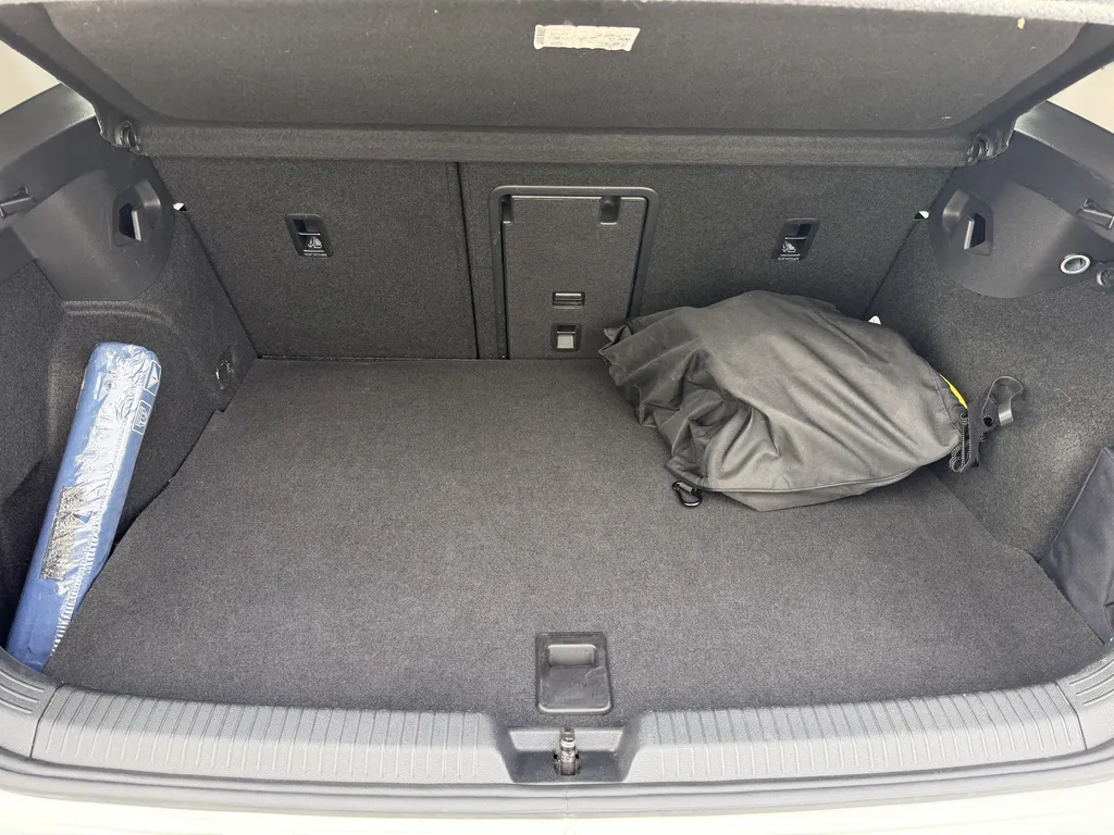Volkswagen Golf 8 Hybride d'occasion à vendre proche du Havre : découvrez cette berline automatique chez Caudebec Automobiles