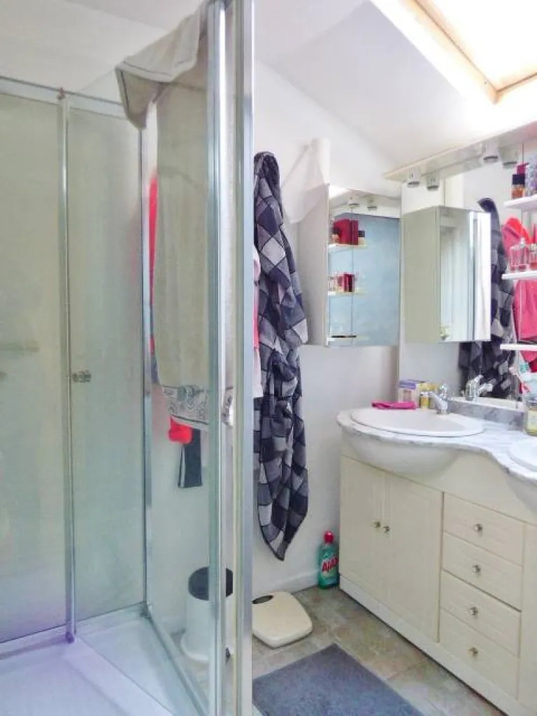 vends maison à étage 3 chambres proche commerces à caudebec lès elbeuf 76